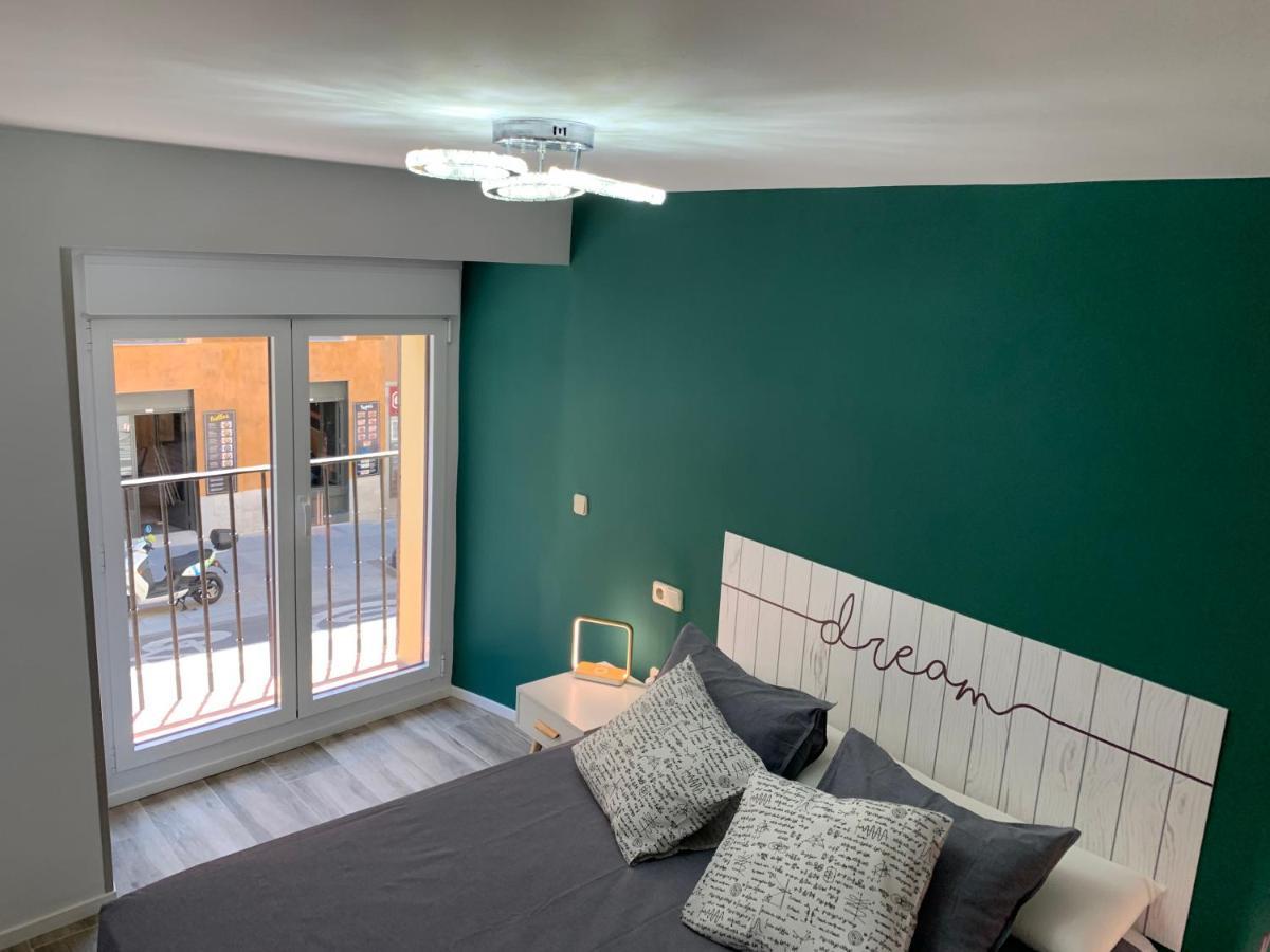 Madrid Villa Suites Aquamarina מראה חיצוני תמונה