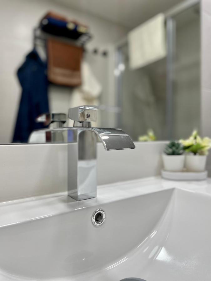 Madrid Villa Suites Aquamarina מראה חיצוני תמונה