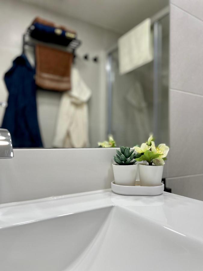 Madrid Villa Suites Aquamarina מראה חיצוני תמונה